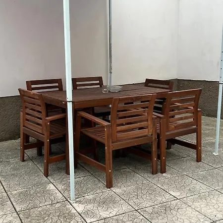 公寓 Cely Dum V Historickem Centru Loun 洛乌尼